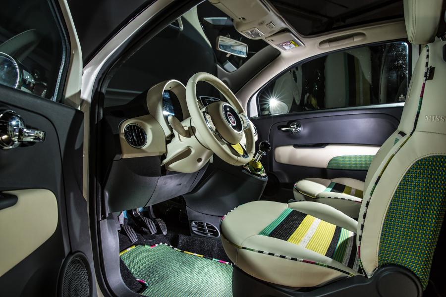 Интерьер Fiat 500C Missoni by Garage Italia Customs (312) 2017 года  (фото 3 из 20)